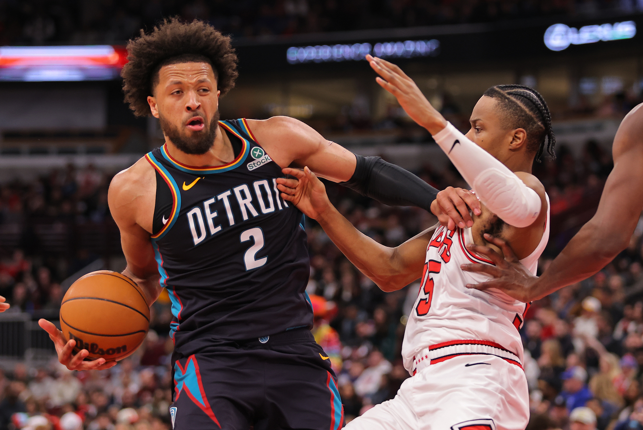 乐鱼vip-坎宁安18+9+13杜伦26+13 活塞轻取公牛迎五连胜